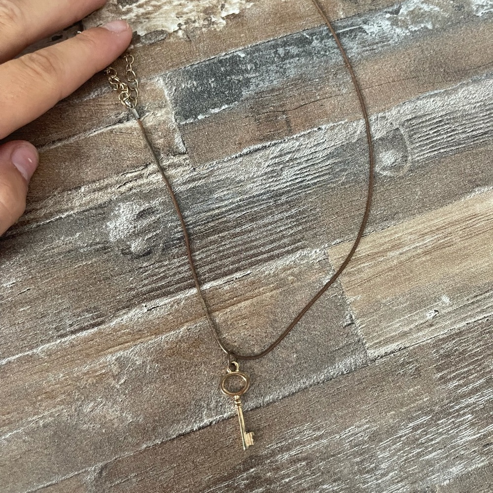 gold key necklace